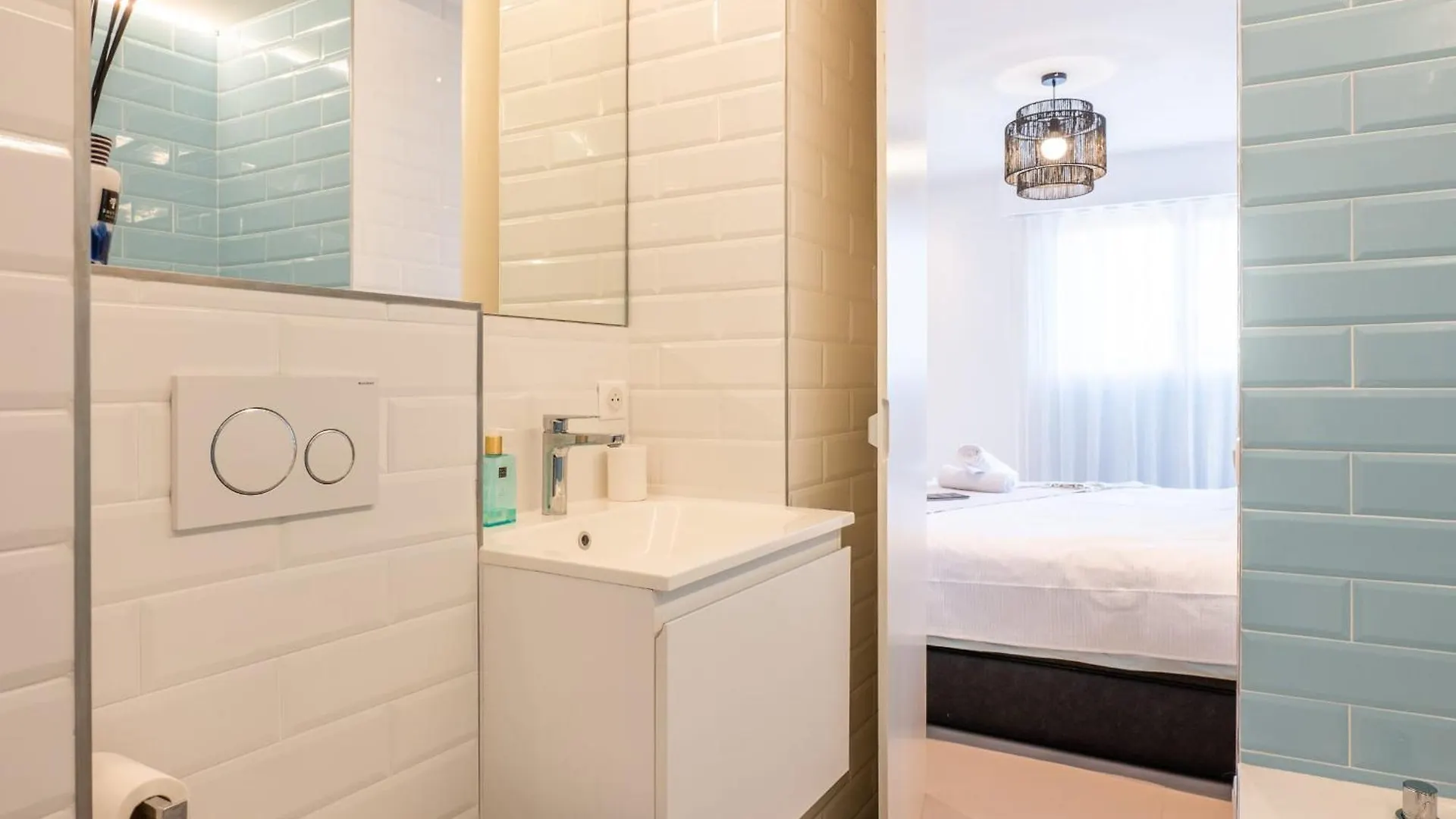 3-Bedroom Apartment Sea View Terrace And Parking Cannes