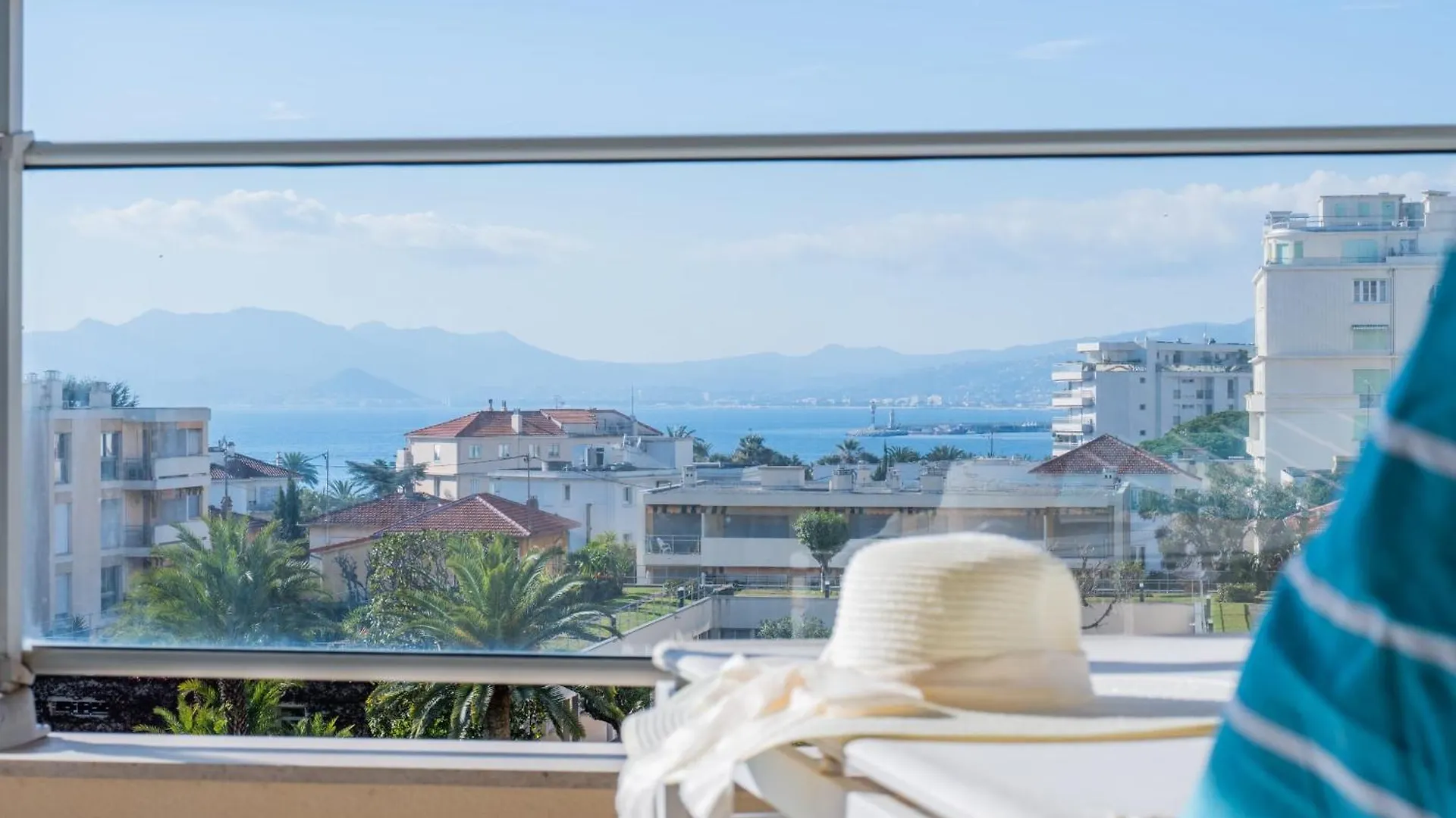 3-Bedroom Apartment Sea View Terrace And Parking Cannes