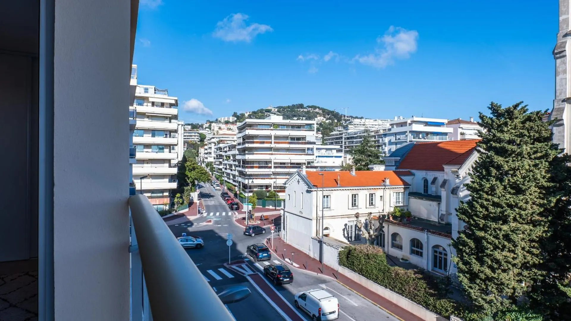 3-Bedroom Apartment Sea View Terrace And Parking Cannes