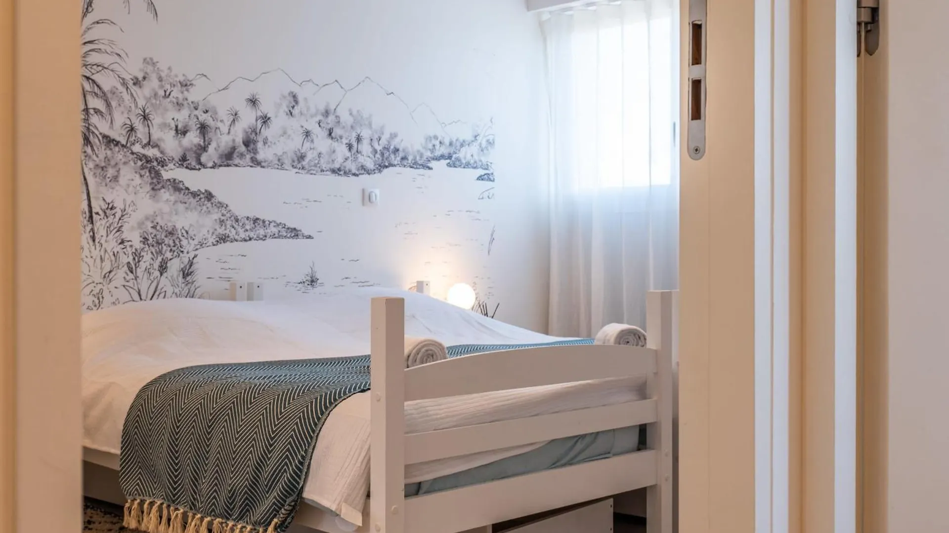 3-Bedroom Apartment Sea View Terrace And Parking Cannes Francja