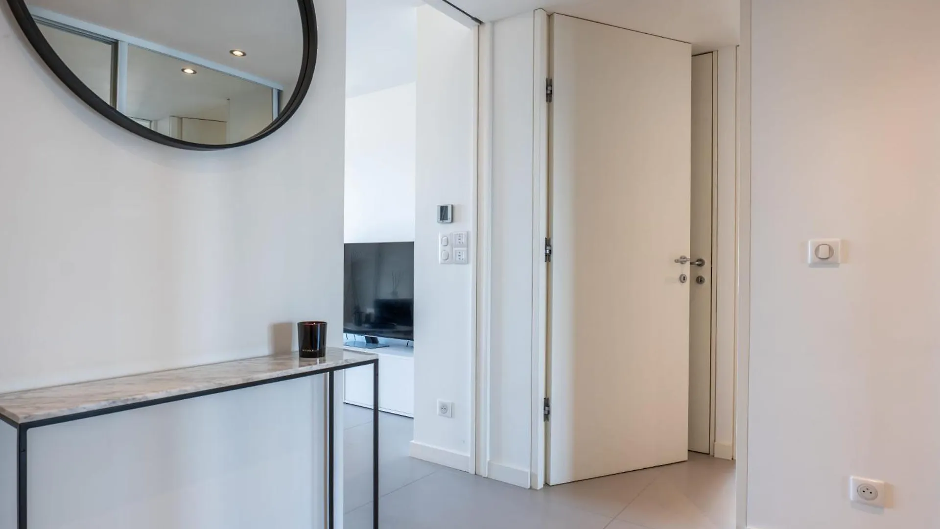 3-Bedroom Apartment Sea View Terrace And Parking Cannes