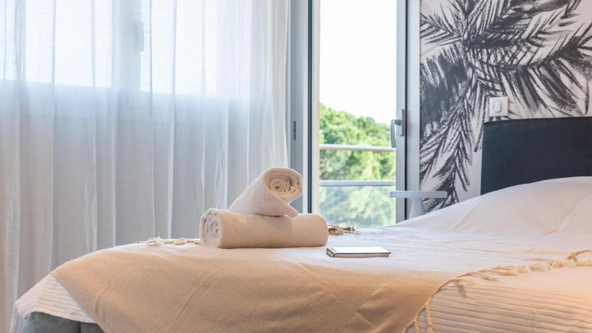 3-Bedroom Apartment Sea View Terrace And Parking Cannes