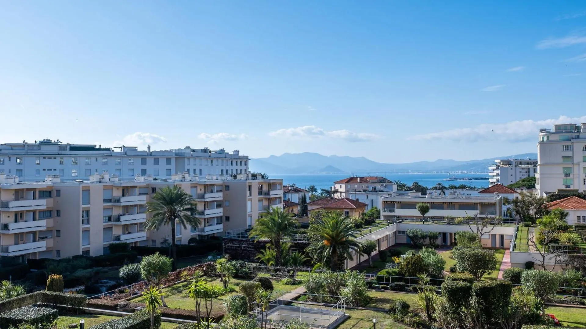 3-Bedroom Apartment Sea View Terrace And Parking Cannes